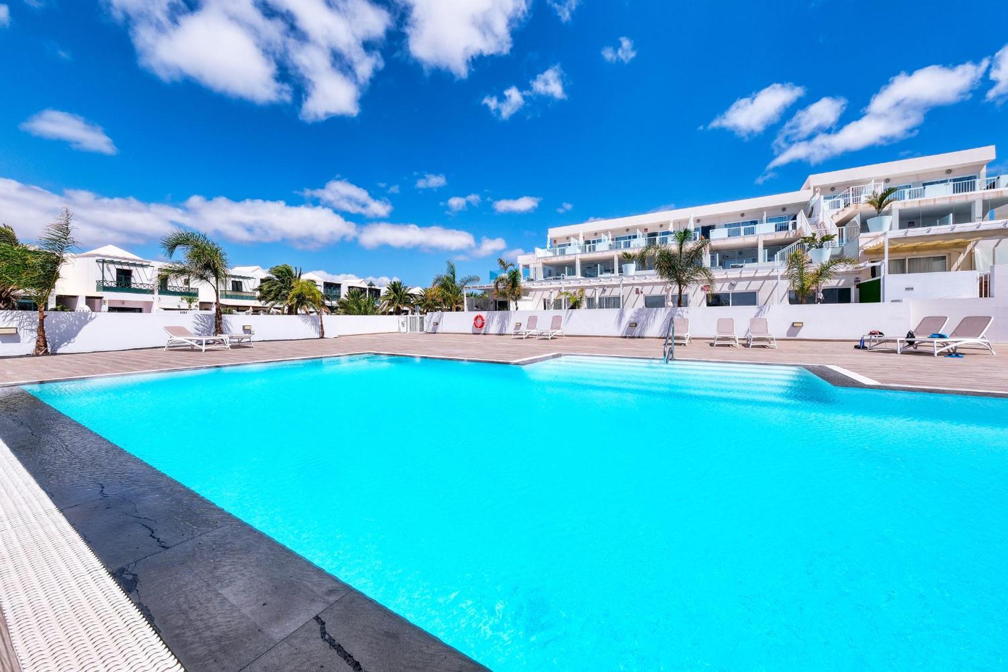 Luminosa Vivienda Vacacional Con Vista A La Piscina Costa Teguise Exteriér fotografie